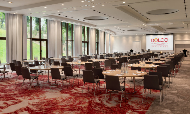 Meeting Room Baccarat-Cabaret